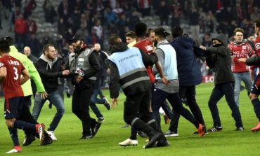 Fotbaliștii francezi se revoltă: „Fanii trebuie reeducați”
