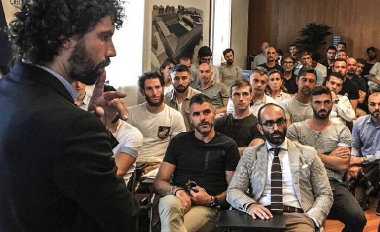 Curs de formare în Italia: „De la fotbaliști la antreprenori”