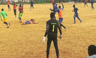 Camerun: 9 cluburi nu au mai plătit salariile de peste un sezon